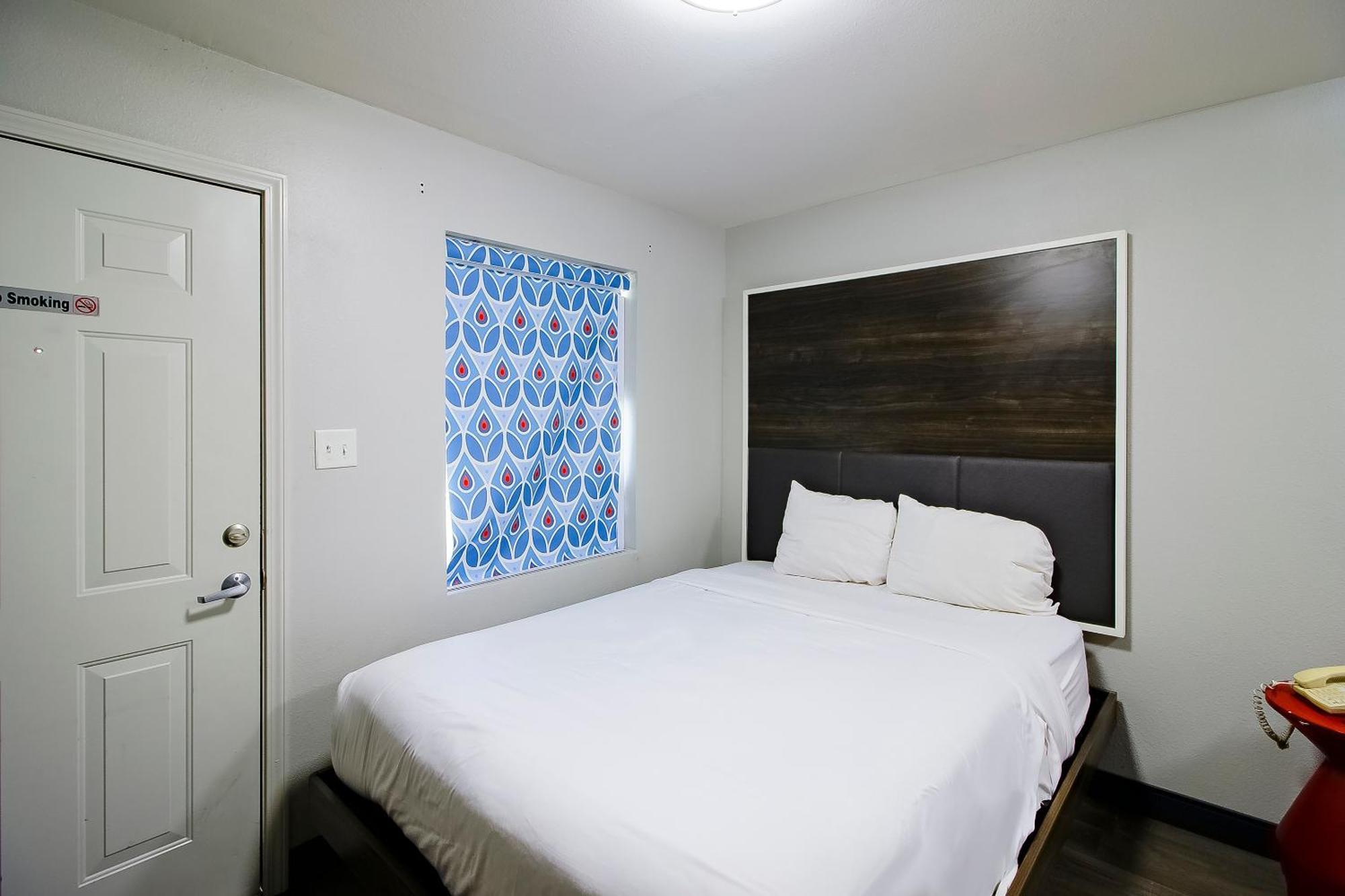 Oyo La Hwy 90 West Hotel